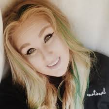 stephanie Barner (@sistersteph_28)