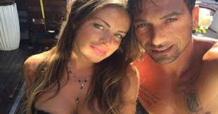 Costantino Vitagliano, chi è l'ex Elisa Mariani e madre di sua figlia Ayla