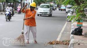 Karena hanya dengan cara itulah, kebaikan di dunia bisa diperoleh. Pekerja Penyapu Jalan Pahlawan Kebersihan Jalan Sesungguhnya Kaskus