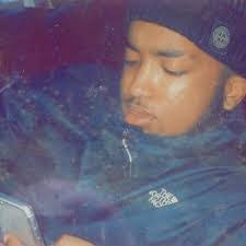 Oliver Manning's Instagram, Twitter & Facebook