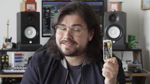 Hermano de la casa Daniel "Mono" Briceño bajista de La Vida Bohéme  testeando nuestro #Econodrive en Bajo y Sintetizador! 👊🏻