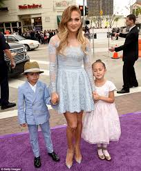 31 photos of jennifer lopez and alex rodriguez's kids that will make your day. Jennifer Lopez S Twins Have To Schedule Time With Her Daily Mail Online