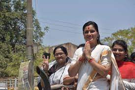 Navneet kaur rana amravati speech. Former Telugu Actress Navneet Kaur Won As An Mp From Amravati Constituency In Maharashtra Telugu Movie News Times Of India
