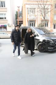4 yıllık birlikteliklerini 29 haziran 2017'de nikâh masasına taşıyan burak özçivit ve fahriye evcen çiftini bebek heyecanı sardı. Fahriye Evcen 8 Aylik Hamile