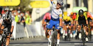 Président du fan club france de jan petelin l'élégance de. Tour De France Le Francais Julian Alaphilippe Vainqueur Et Maillot Jaune Le Point