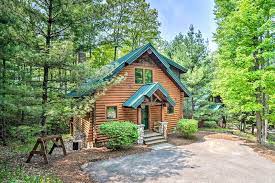 Browse our incredible northern michigan vacation rentals with a hot tub and be sure to book your favorite today! Boyne Mtn Cabin W Hot Tub Near Resort Has Grill And Wi Fi Updated 2021 Tripadvisor Boyne Falls Vacation Rental