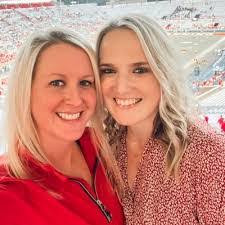 Ashley Havens's Instagram, Twitter & Facebook