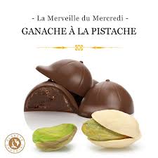 Apprecie A L Aperitif Mais Aussi Dans Les Patisseries Et Les Glaces Le Doux Fruit Du Pistachier Apporte A La Praline Un Gout T Pistache Ganache Chocolat Belge