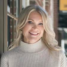 Why are people moving out of the Hills of Minneola?