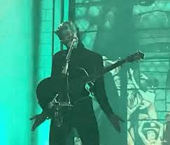 Shot Through The Heart And You Re To Blame Gif Https Encrypted Tbn0 Gstatic Com Images Q Tbn 3aand9gcs3uxlssdff Jxol4sc0yib59les Afwzszfq Usqp Cau