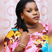 Taja sifa 3 za wanawake wanunaji...