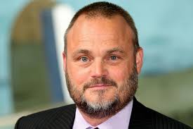 AL MURRAY ON WHY GIVING UP THE PUB LANDLORD WOULD GET HIM \'IN A TANGLE\'  ON STAGE
