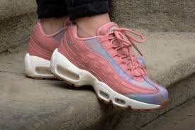 The Iridescent Nike Air Max 95 Drops In Glimmering Red Stardust Colourway Vibzn Com Dress Shoes Womens Air Max 95 Red Fashion