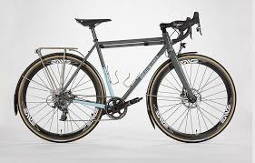 B Road Commuter Fahrrad Rennen Kies