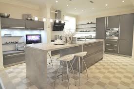Pour une cuisine ouverte sur une pièce à vivre, rien de tel qu'un îlot central. Cuisine Castorama Avec Ilot Central Novocom Top
