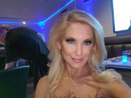 The weekend is over..now time to get back at it. Anchoring the 4pm KTLA 5  News with Samantha Cortese