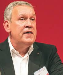 Nachrichten und Aktuelles: IG BAU bestätigt Robert Feiger als  Bundesvorsitzenden