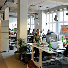 Wayfair has struck an ambassador partnership with german presenter and singer, barbara schöneberger, for its latest television campaign. Barbara Schoneberger Steckt Den Kopf Im Sand Das Ist Nicht Sonderlich Clever