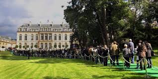 Jardins de l'élysée (en) jardins attenants au palais de l'élysée (fr). Operation Jardin Ouvert A L Elysee