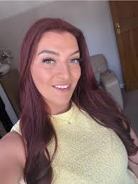 Recommendations for a nail technician that has their own salon/home salon?  Who does BIAB and designs preferably ☺️