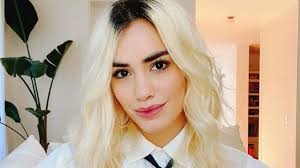 Netflix ya ha puesto fecha de estreno de la que promete ser la serie revelación de la temporada con silvestre a. Lali Esposito La Artista Que Brilla Entre La Musica Urbana Y La Actuacion En La Serie Sky Rojo De Netflix Coronavirus Camilo Mau Y Ricky Lo Que Tengo