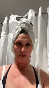 Cari Chaney's Instagram, Twitter & Facebook