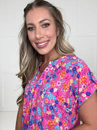 Dear Scarlett Short Sleeve Bestie Lizzy's