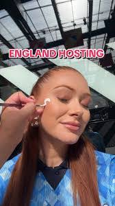 Eva Bowden's Instagram, Twitter & Facebook