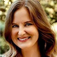 Candis Farrow's Instagram, Twitter & Facebook