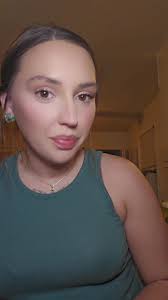 I was explaining that I had six days left to reach my goal of reaching 5k  followers by the end of the month 🙃 & i was reminded... 😂😂  #ontheroadto5k #darkhumor #iforgot #amputee #lifemustgoon #laugh ...