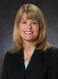 Hall Financial's Kim Butler wins NTCAR Stemmons Service Award