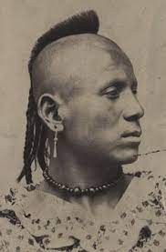 The most common native american men's hairstyles were flowing hairstyles, long braids, or shaved heads.but there were many different versions of each of these basic hairstyles. Sharitarish The Leader Of The Grand Band Of Pawnee Was A Member Of That Delegation Descriptio Native American History Pawnee Indians Native American Indians