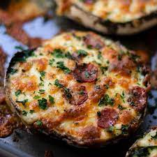 Keto Portobello Mushroom Pizzas 15 Minute Pepperoni Recipe Portobello Mushroom Pizza Mushroom Pizza Mushroom Pizza Recipes