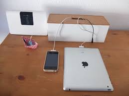 Ordnung Fur Kabel Ladestation Fur Handys Co Handy Ladestation Kabel Verstecken Ladestation