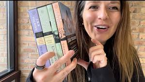 Amazon.com: Tolkien Fantasy Tales Box Set (The Tolkien Reader/The  Silmarillion/Unfinished Tales/Sir Gawain and the Green Knight):  9780345466464: J.R.R. Tolkien: Books