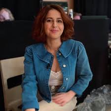 Sa biographie, ses spectacles au théâtre, ses films, et des photos à retrouver sur le site des théâtres parisiens associés. Nadia Roz Facebook