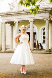 Dem einen oder anderen hochzeitsgast wird auch manches hochzeitskleidungsstück. Die 23 Besten Ideen Zu Curvy Brautkleid Kurz 50s Look Standesamt Dein Xl Brautkleid Hochzeitskleid In Ubergrosse Brautkleid Kurz Brautmode Hochzeitskleid