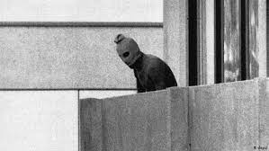 Olympische spiele 1972 münchen din a0 motiv bogenschießen olympiade otl aicher. Munchner Olympia Attentat 1972 Vermeidbares Blutbad Nachrichten Analysen Der Globale Blick Auf Schlagzeilen Dw 06 09 2017