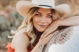 Katrina Cain's Instagram, Twitter & Facebook