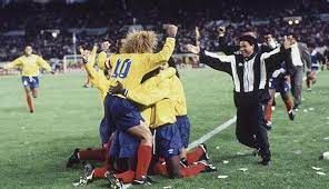 9' a lengthy stoppage here as the training staff come out to attend to muriel, who got the worst of a coming together with pezzella. El 5 0 De Colombia A Argentina El Gran Golpe En El Monumental Cumple 25 Anos Ovacion 05 09 2018 El Pais Uruguay