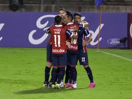 Fundado el 1 de octubre de 1912, cerro porteño es considerado uno de los clubes más grandes y populares del país, luce los colores rojo y azul en su camiseta tradicional y tiene 32 títulos de primera división. Cerro Porteno Gana Y Lidera Su Grupo En La Libertadores Agencia Ip