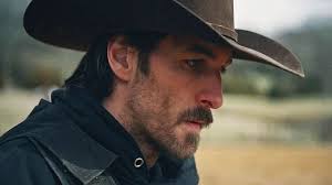 Neo-Western trifft Thriller-Drama: Intensiver Trailer zu "Ride" mit  "Yellowstone"- & "Spuk in Hill House"- Stars