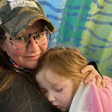 Mom of girl with cancer shares hospital hacks