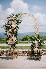 Discover the clever wedding flower secrets you need to know (diy wedding flowers getting a florist to turn cut flowers into bouquets, boutonnieres, table centerpieces, and focal point flower arrangements will add to your costs. Gorgeous Mountain Wedding With Diy Flowers From Fiftyflowers