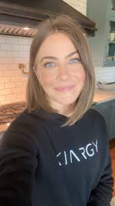 She has this in a cute yet elegant style in the color blonde. Julianne Hough Brunette August 2020 Gorgeous Hair Julianne Hough Hair Hair Beauty
