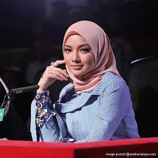Anda hanya perlu tampal ia denim anda dan voilà! Peminat Tegur Seluar Ketat Neelofa Di Sidang Media Ame2017