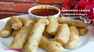 kəropoʔ lekor) atau keropok batang merupakan sejenis makanan tradisional pantai timur semenanjung malaysia, khususnya di terengganu. Cara Buat Keropok Lekor Sosnya Yg Lazat Pakai Lesung Batu Fish Stick Crackers Resepi Alexiswandy Youtube