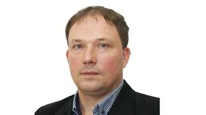 Afera świecka. Nagrany radny KO wydał oświadczenie. Próżno w nim szukać  odpowiedzi na pytania