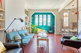 Ecrin Delicat Pour Artistes Urbains En Quete De Hauteur Cet Espace Traversant Fait La Part Belle Au Bien Etre Et Aux En 2020 Appartement Marseille Salle D Eau Tomette
