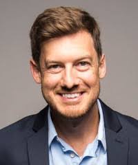 Kyle Waggoner's Instagram, Twitter & Facebook